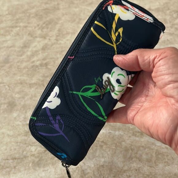 LUG Zip Around Wallet NWOT - Picture 5 of 8